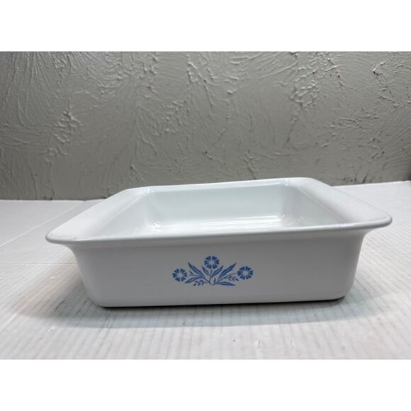 CorningWare Blue Cornflower P-322 8x8x2 Square Baking Dish 2 Qt. USA Vintage - Picture 1 of 3